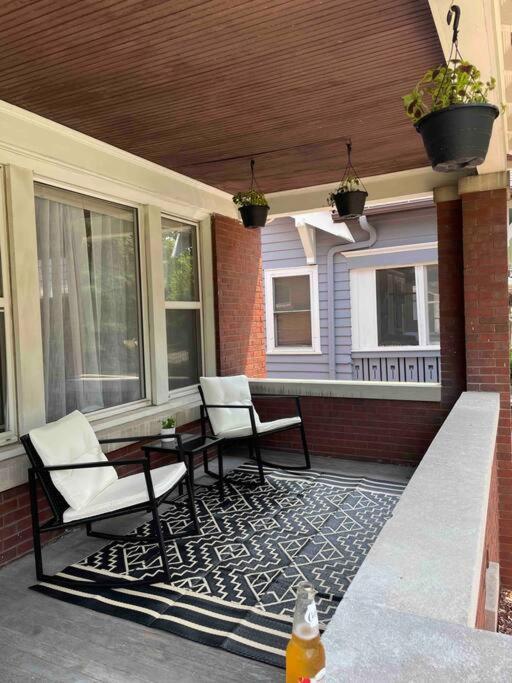 Charming Spacious Duplex!
