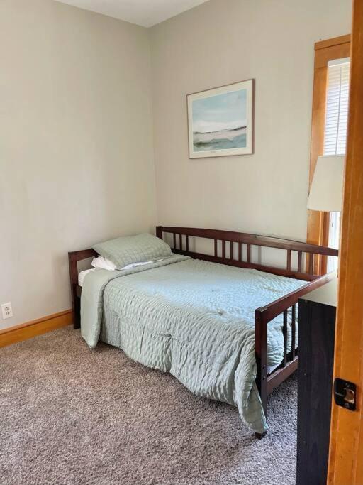 Charming Spacious Duplex! Apartment