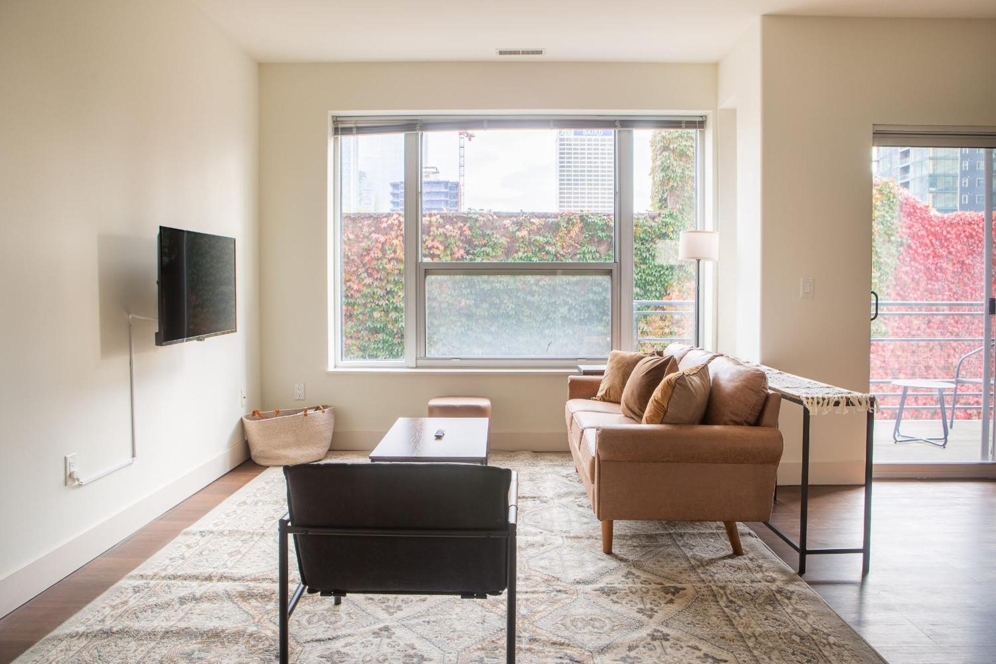 Flexhome East Side 2Br Cg2 - With Gym, Balcony, And Lakefront View Milwaukee