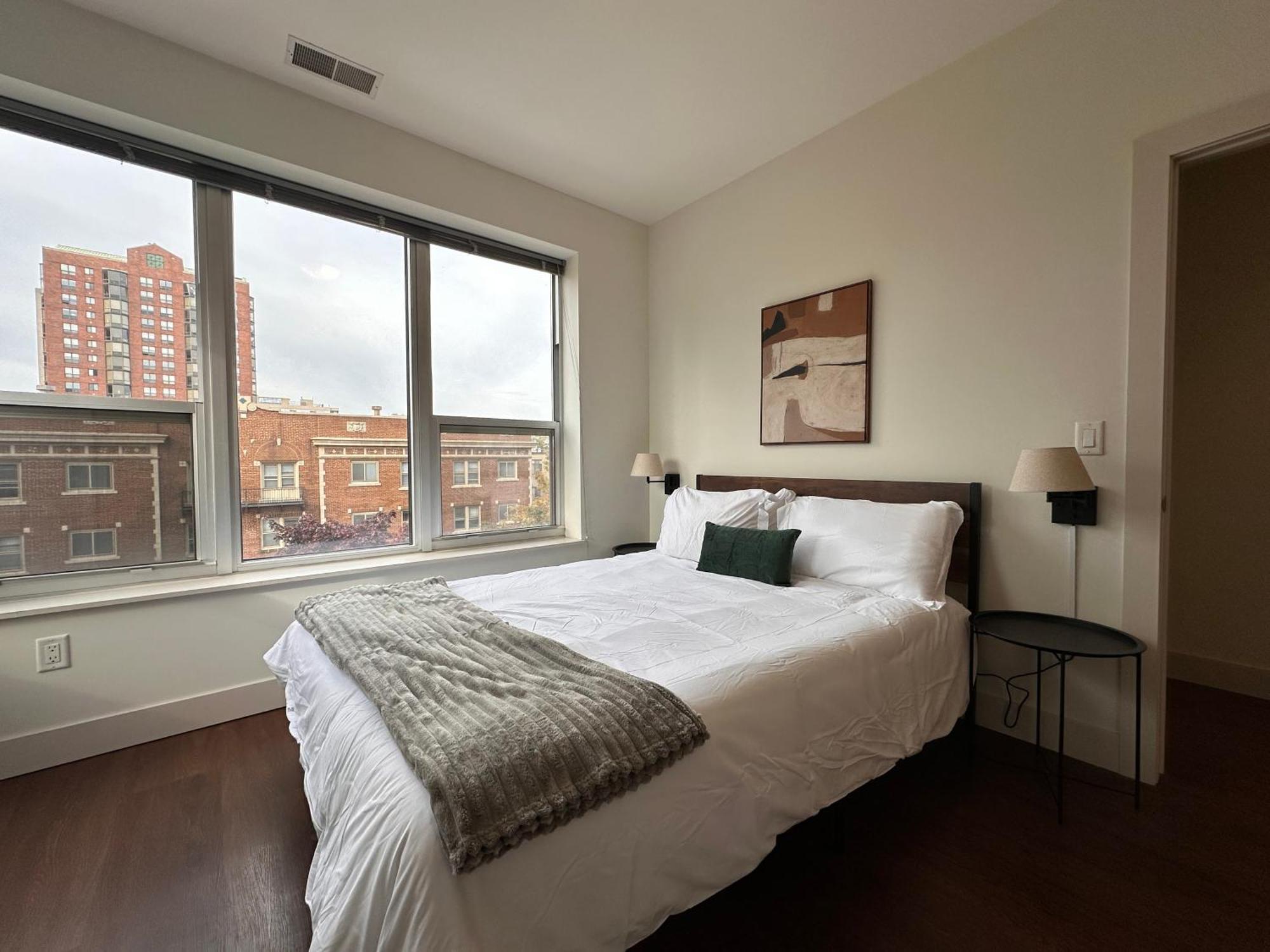 Flexhome East Side 2Br Cg2 - With Gym, Balcony, And Lakefront View * Milwaukee