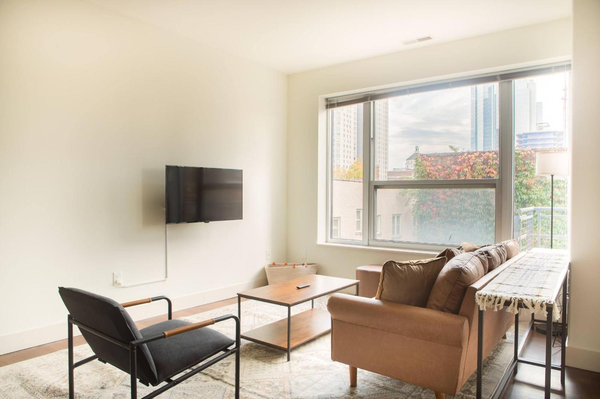 Apartment Flexhome East Side 2Br Cg1 - With Gym, Balcony, And Lakefront View Milwaukee