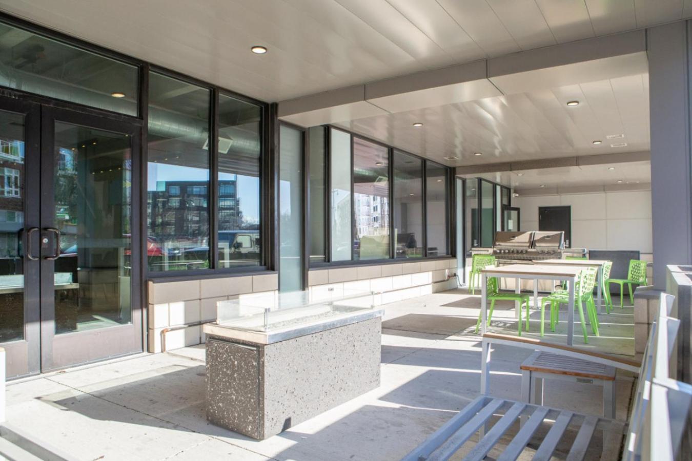 Flexhome East Side R5 - Brady Fiserv Balcony *