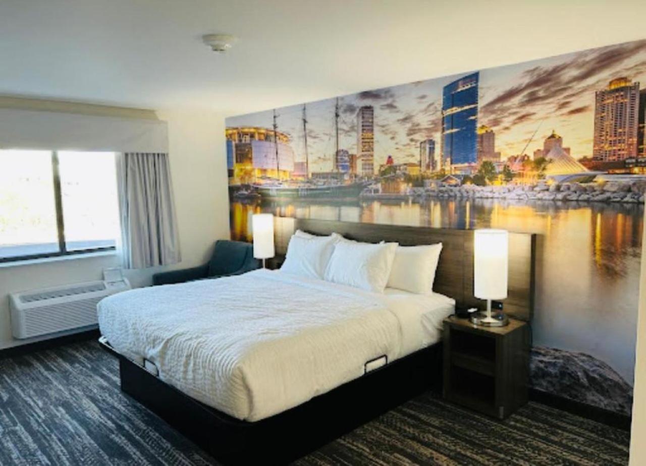 Clarion Pointe 2*