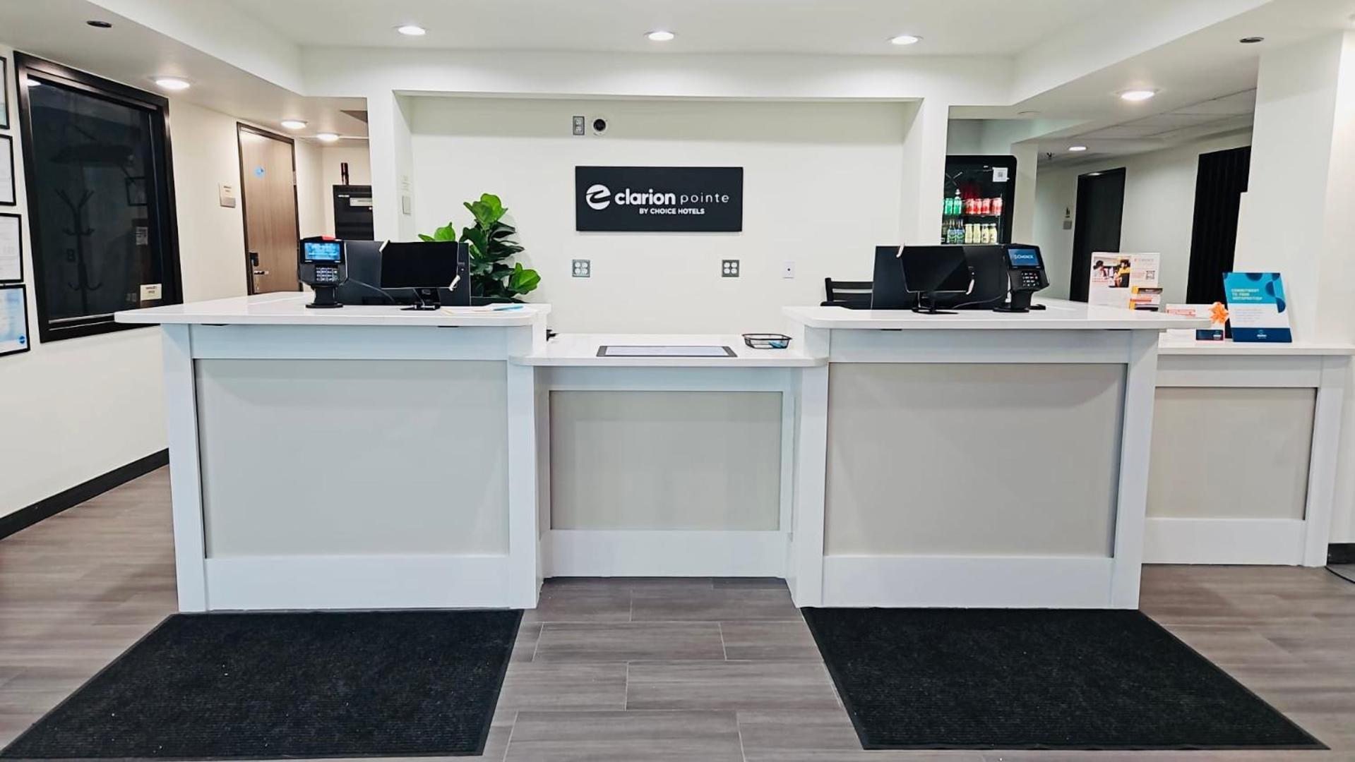 Clarion Pointe Hotel 2*