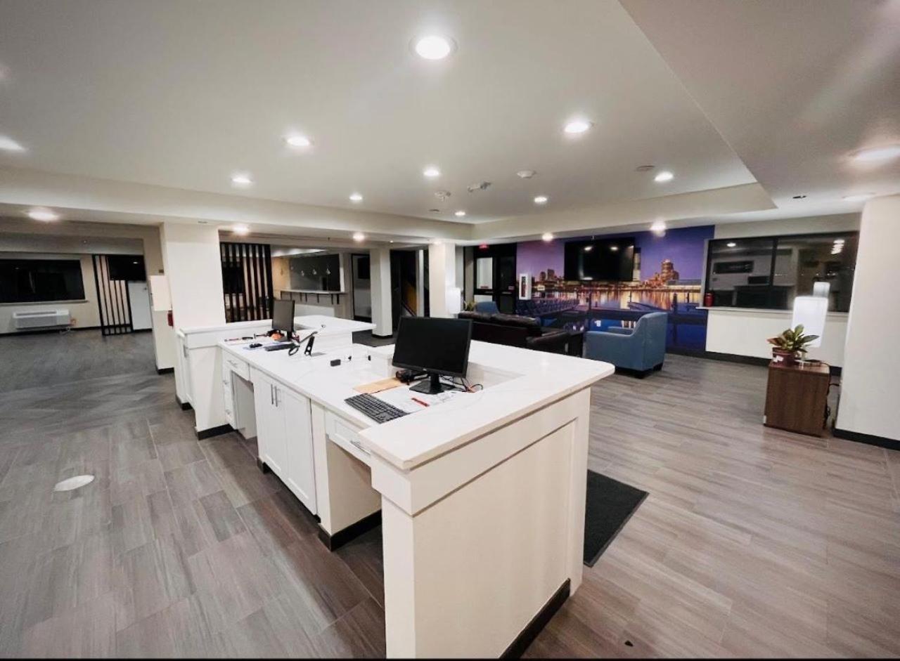 Clarion Pointe 2*