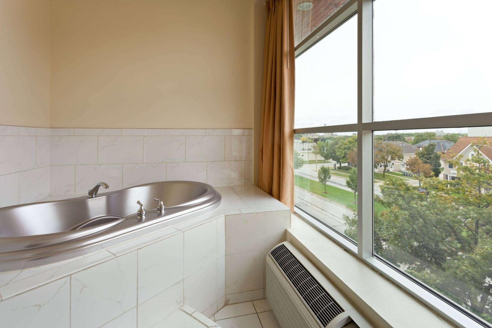 Hotel Days & By Wyndham 2*
