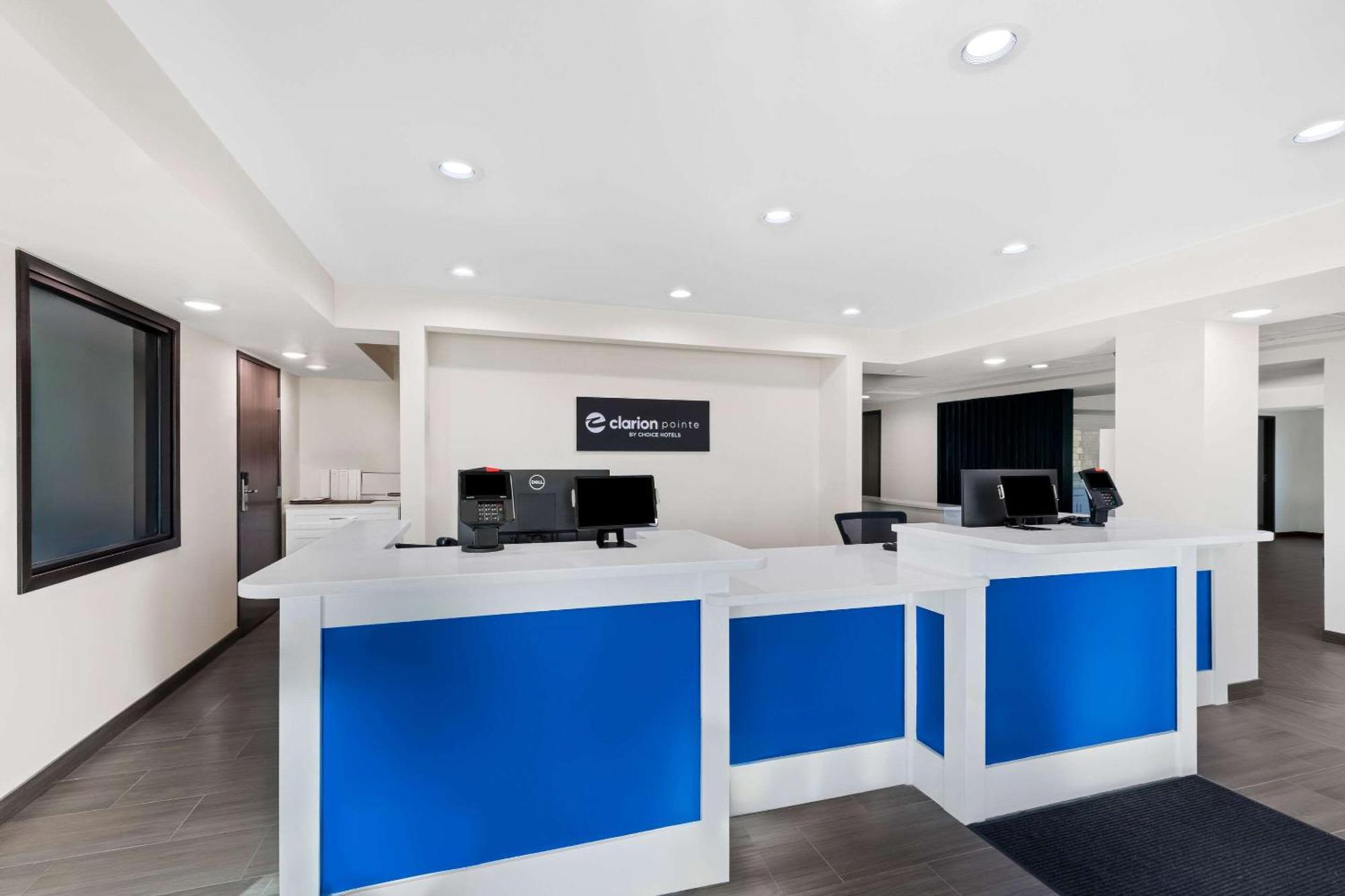 Clarion Pointe 2*