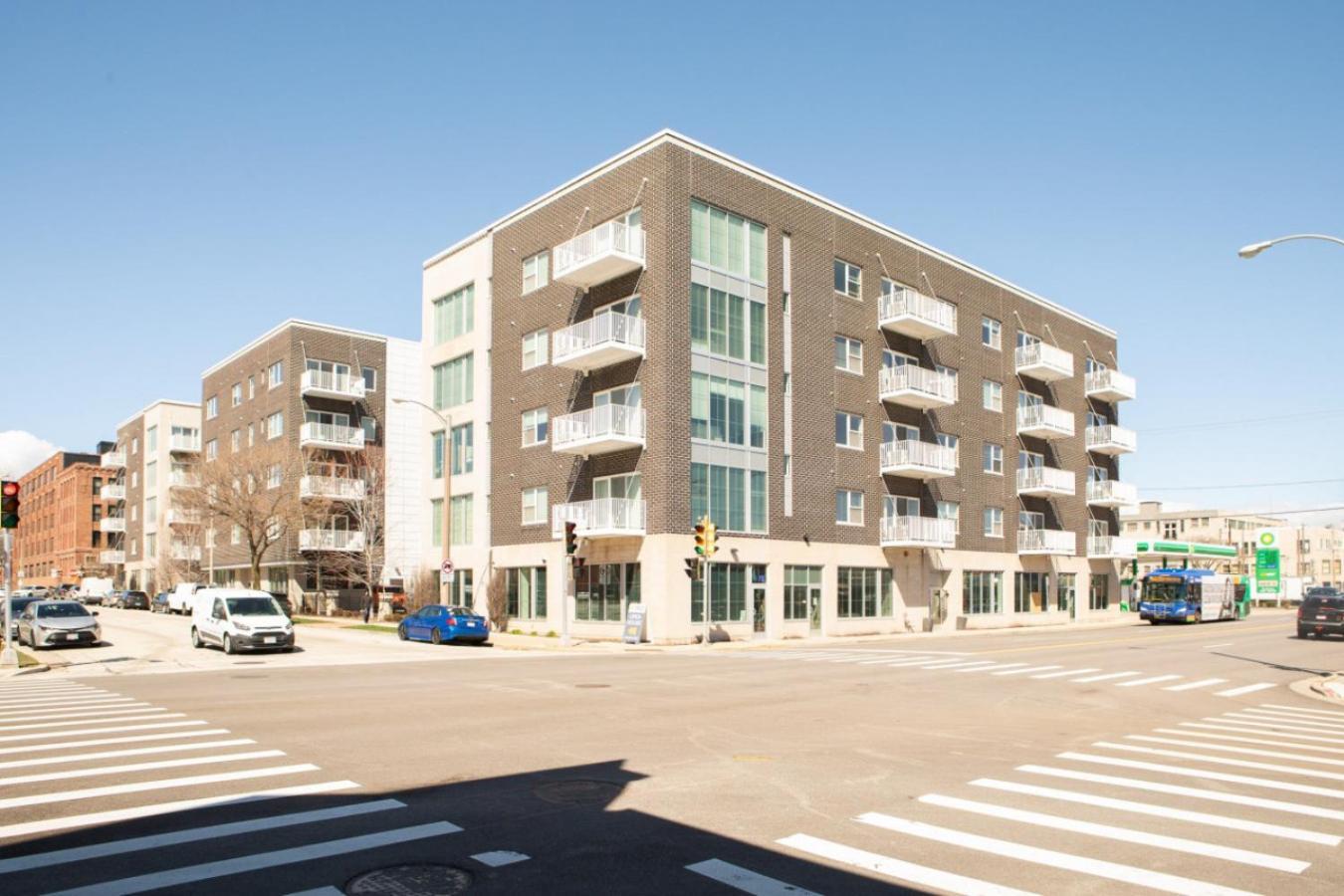 Flexhome Walkers Point T1 With Gym And Balcony Apartment