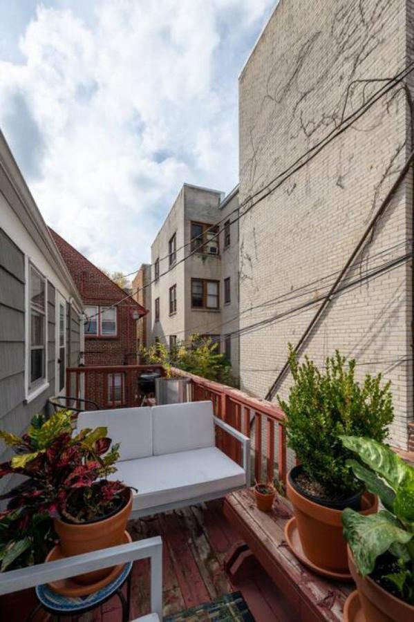 Flexhome East Side Vintage F1 - Near Brady St Balcony Apartment *