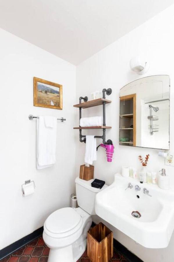 Flexhome East Side Vintage F1 - Near Brady St Balcony Apartment *
