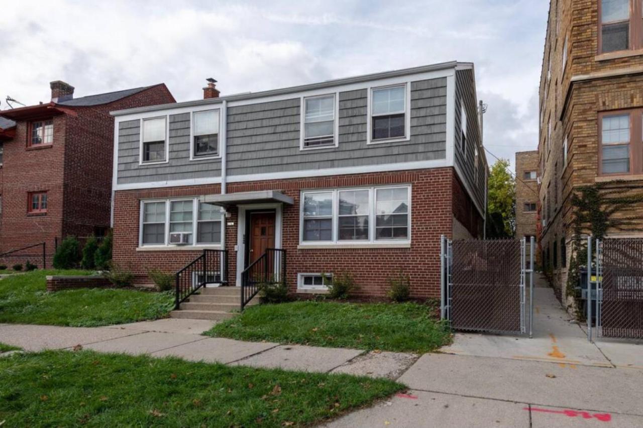 Flexhome East Side Vintage F1 - Near Brady St Balcony Apartment