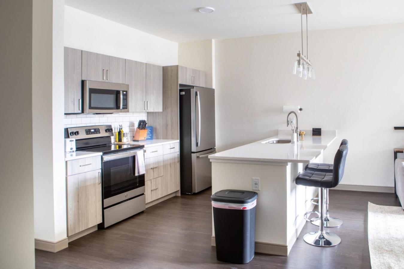 Flexhome Shorewood 1br A4 With Gym And Balcony Milwaukee