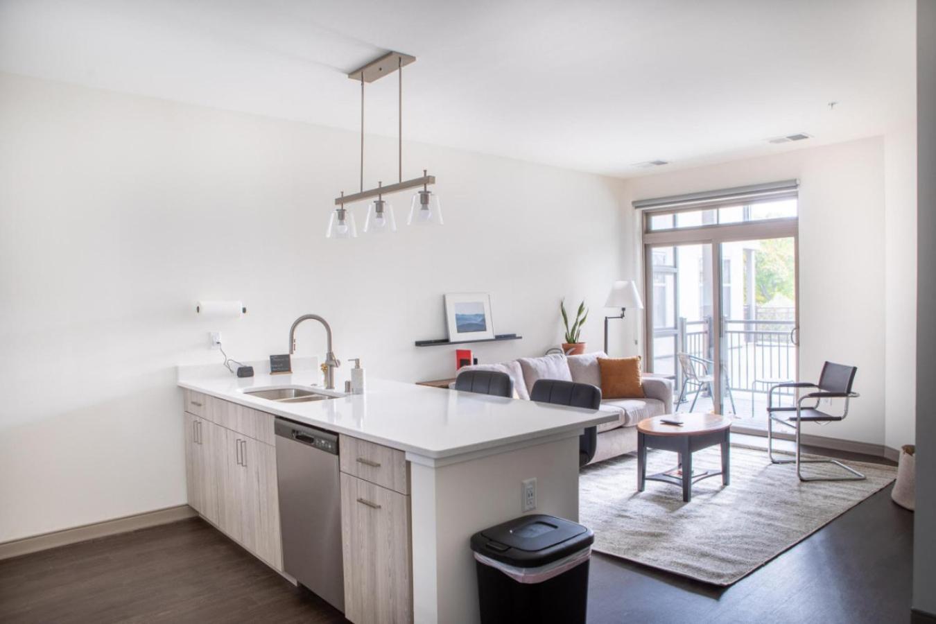 Apartment Flexhome Shorewood 1br A4 With Gym And Balcony