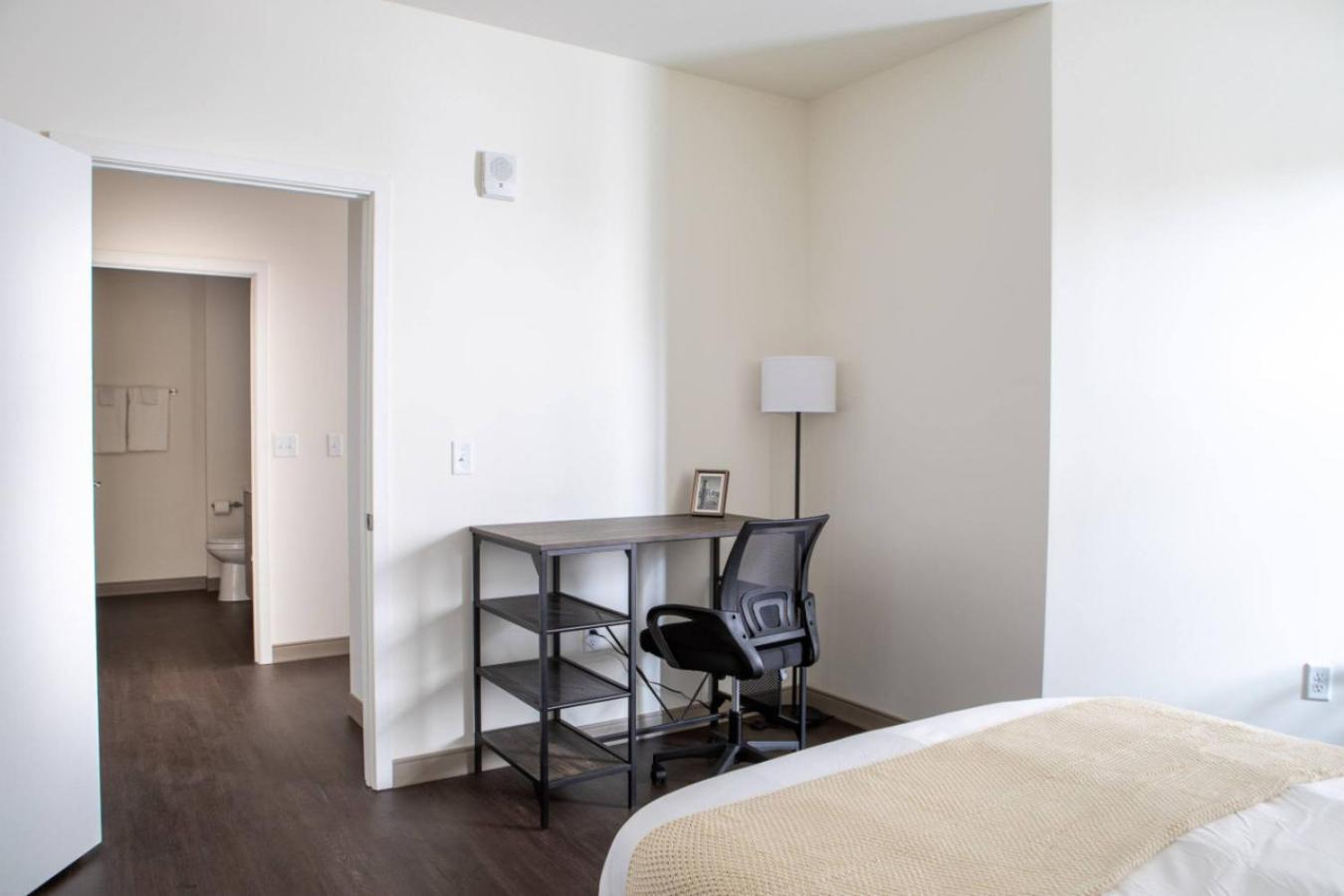 Flexhome Shorewood 1br A4 With Gym And Balcony Apartment Milwaukee
