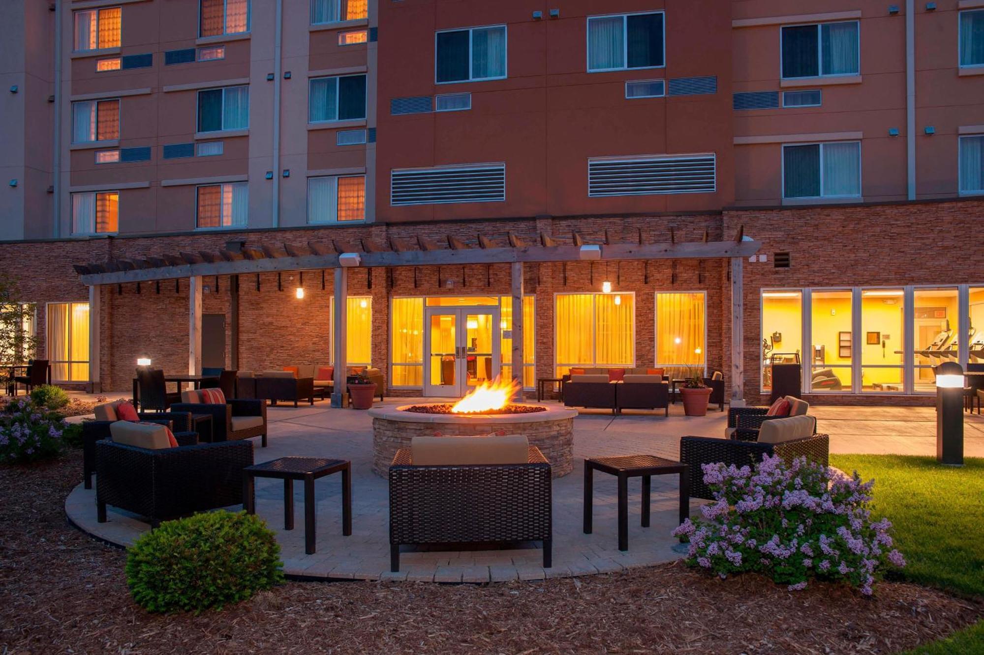Courtyard Airport 3* Milwaukee