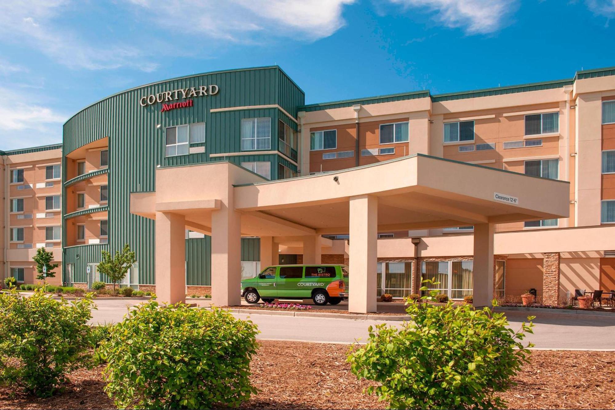 Courtyard Airport 3* Milwaukee