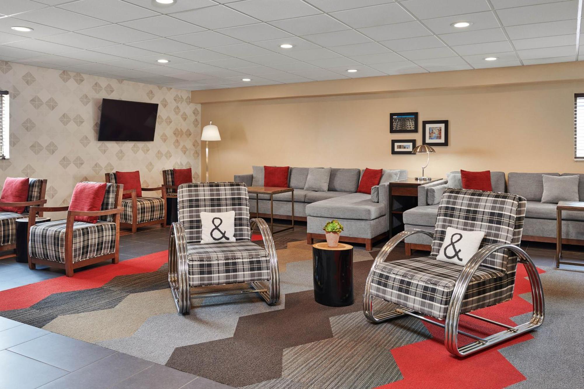 Four Points By Sheraton Airport Hotel