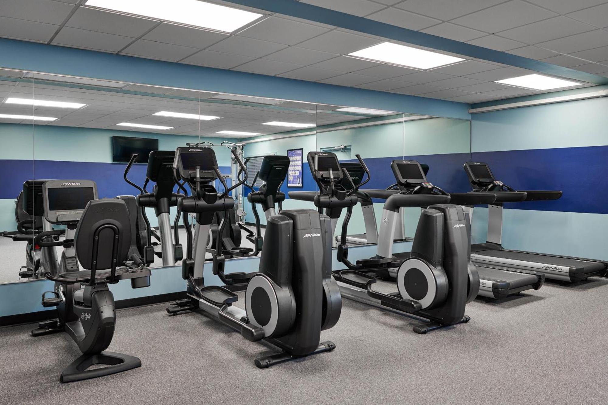 Four Points By Sheraton Airport Hotel