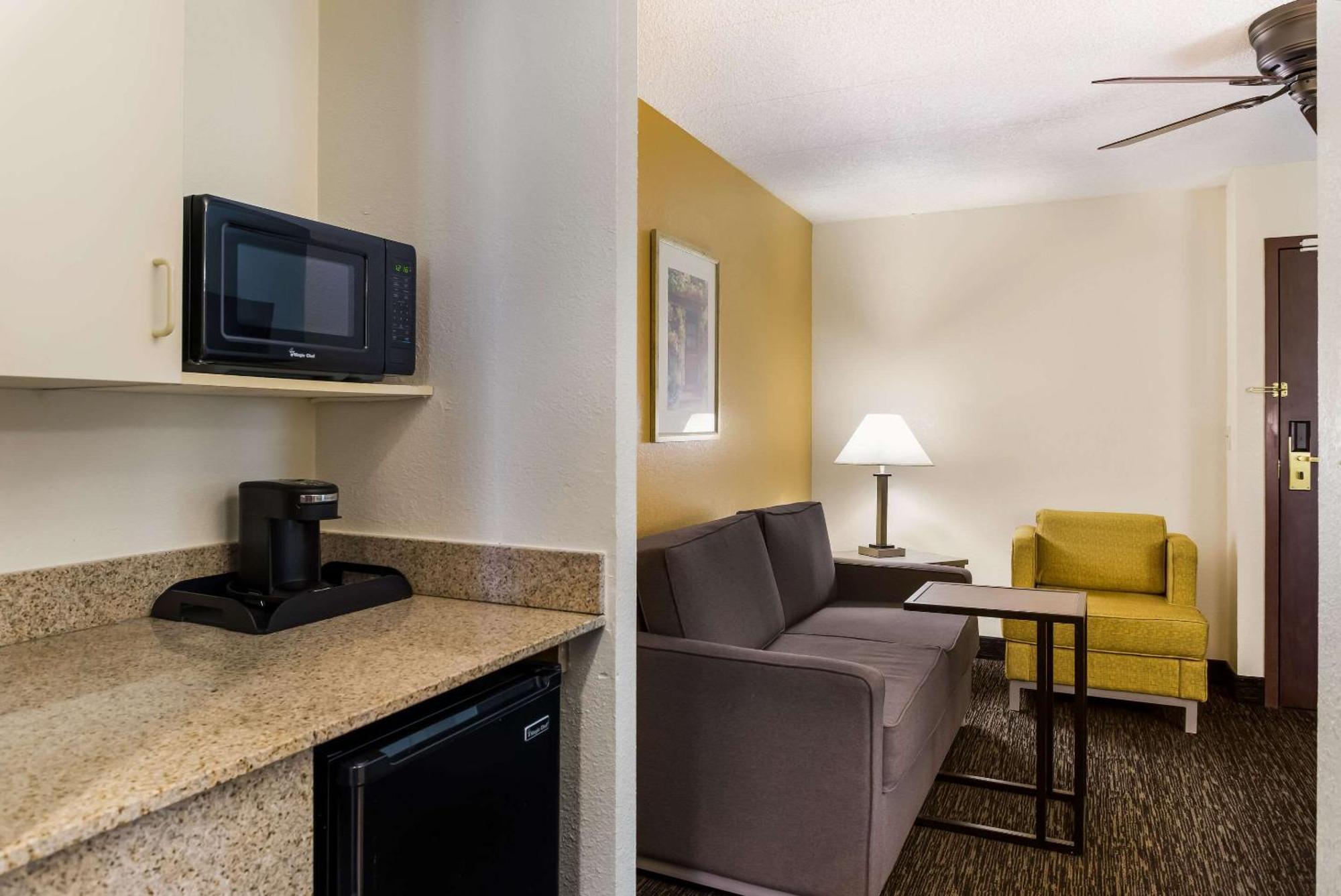 Quality Airport Hotel