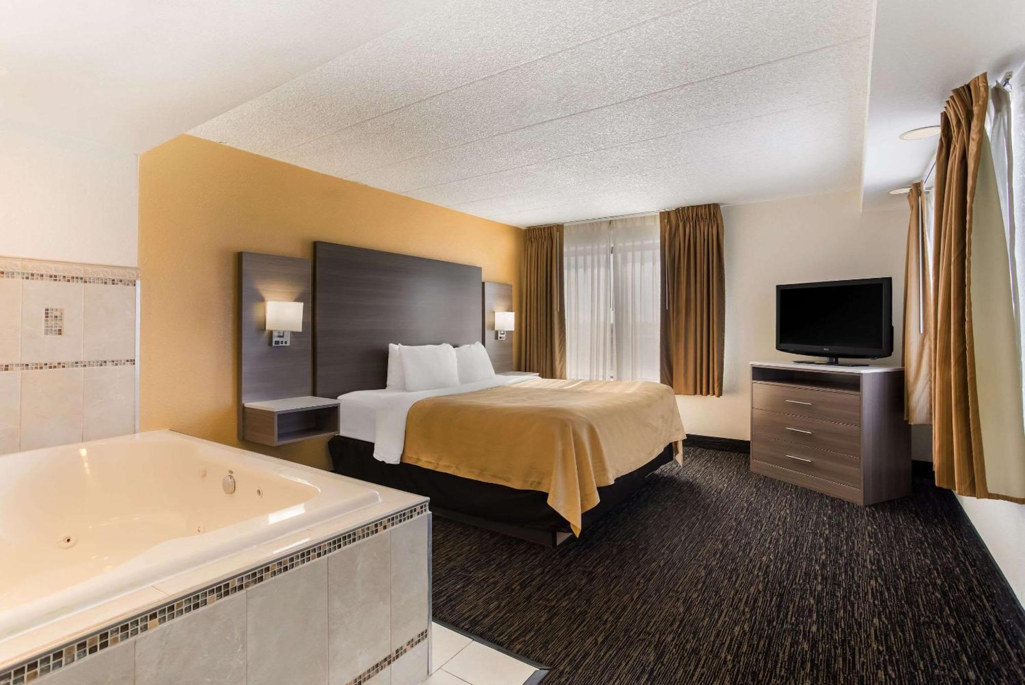 Quality Airport Hotel Milwaukee