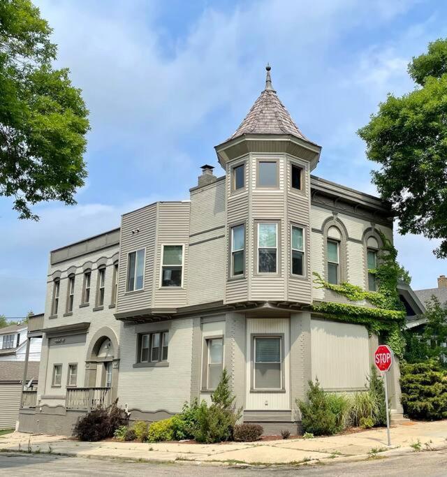 Holiday home Schlitz Castle Historic Brewery Tied-house In Milwaukee