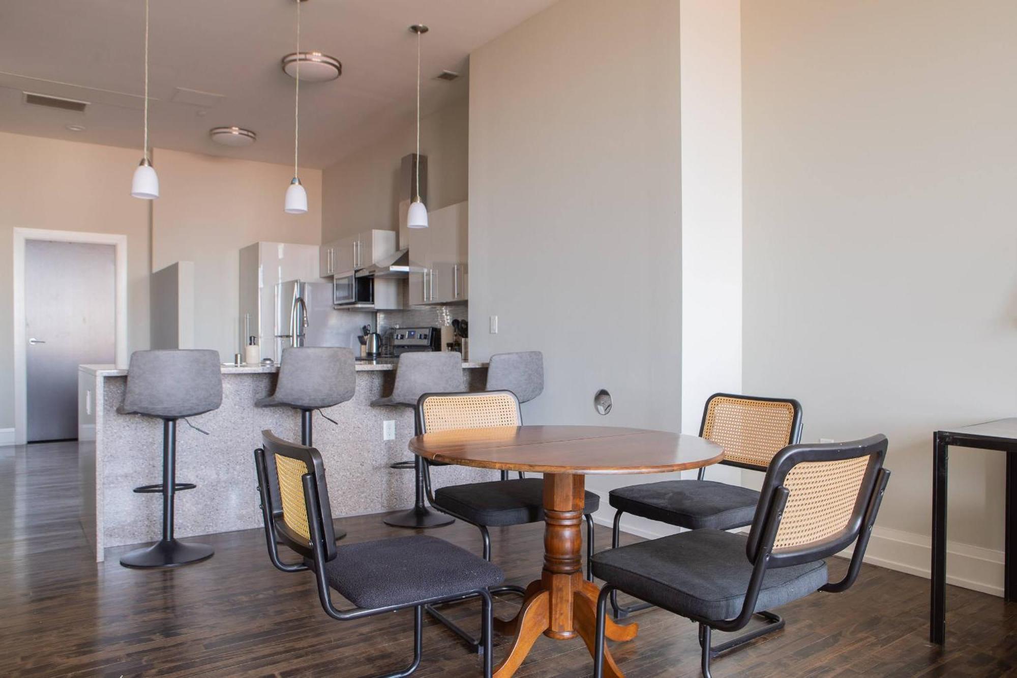 Flexhome East Town 2br Mf6 Apartment