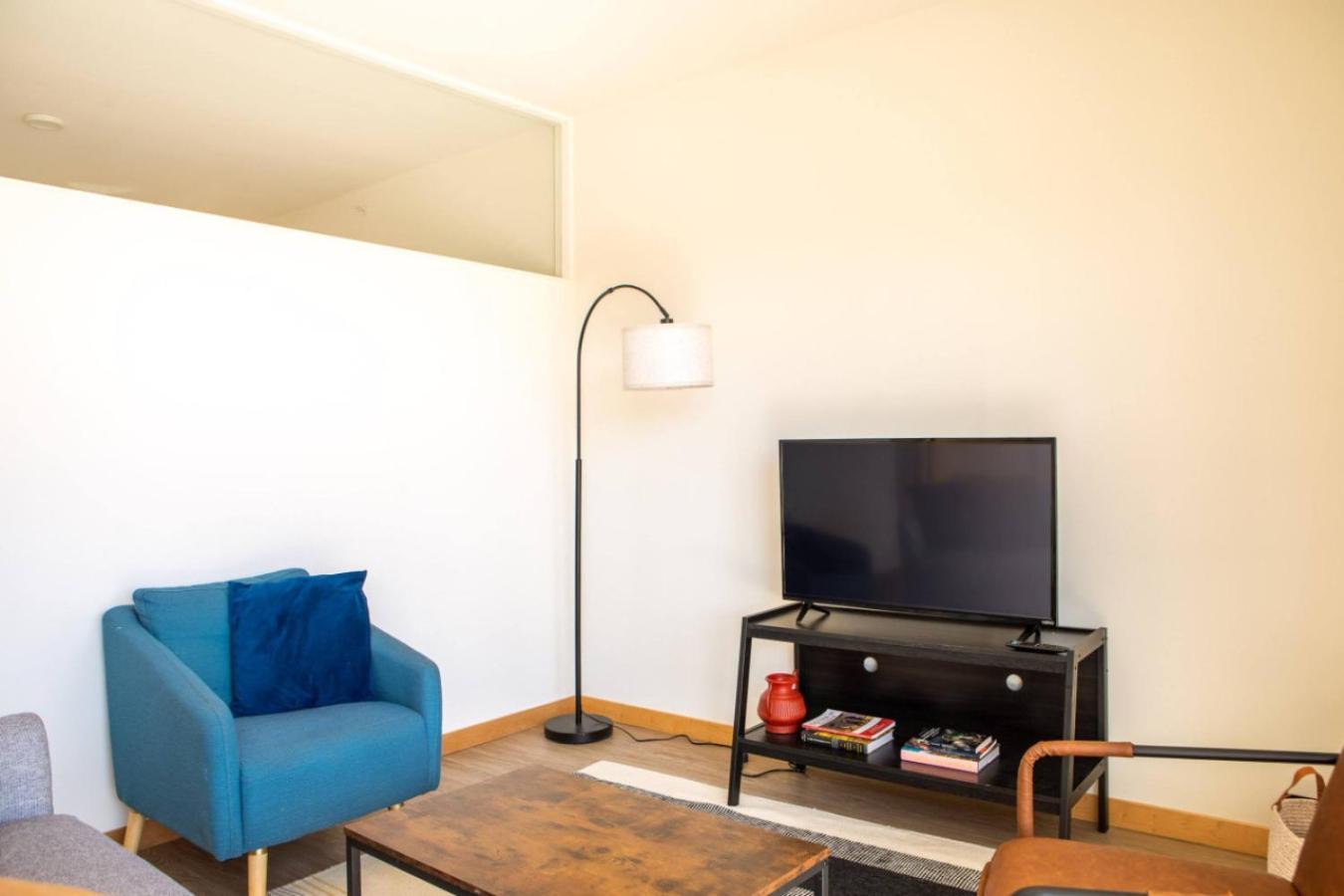 Flexhome Walkers Point 2br T5 With Gym And Balcony Apartment