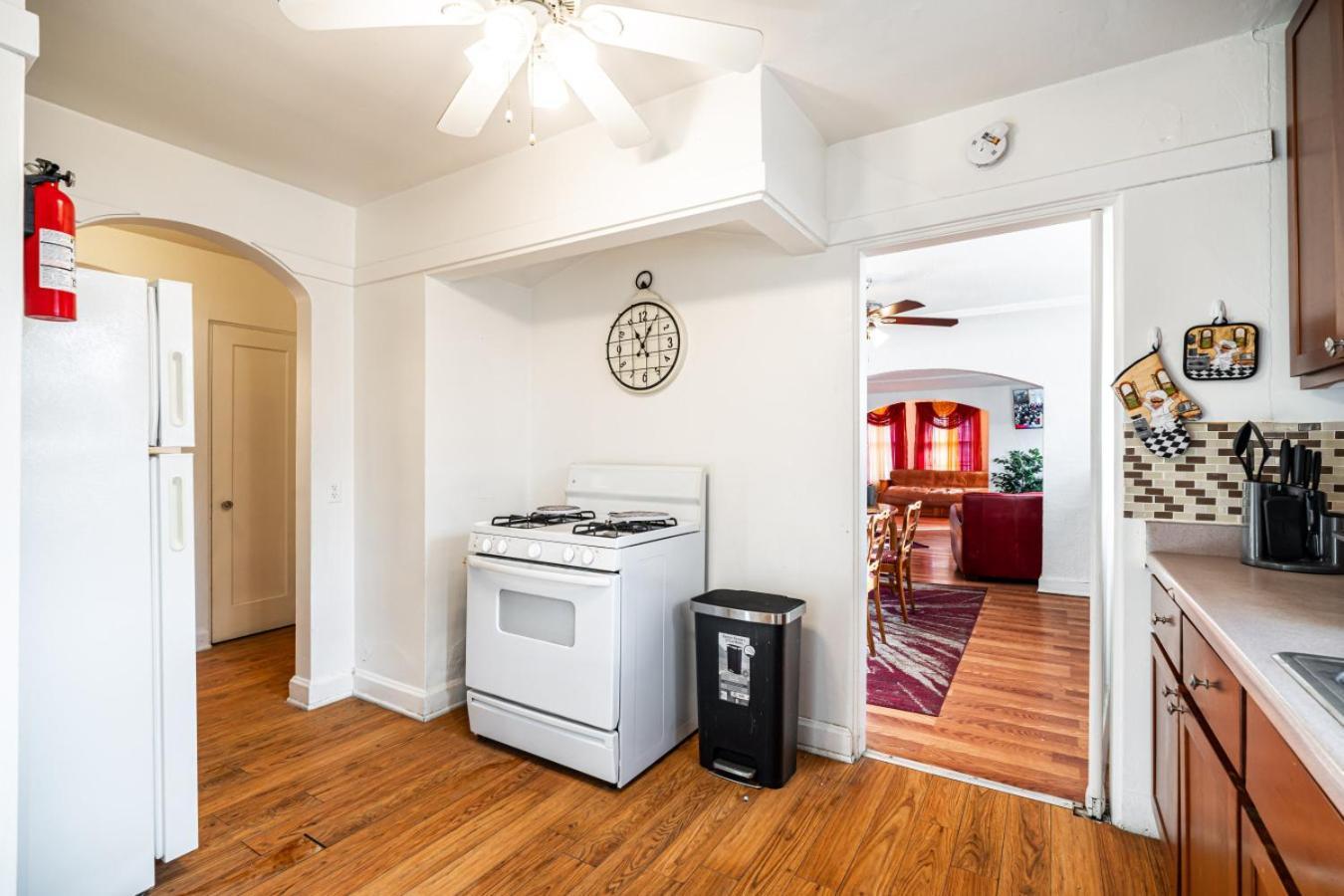 Charming 6br In Milwaukees Historic District Holiday home