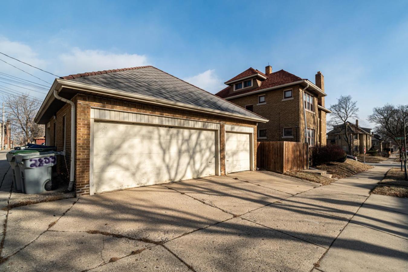 Charming 6br In Milwaukees Historic District *