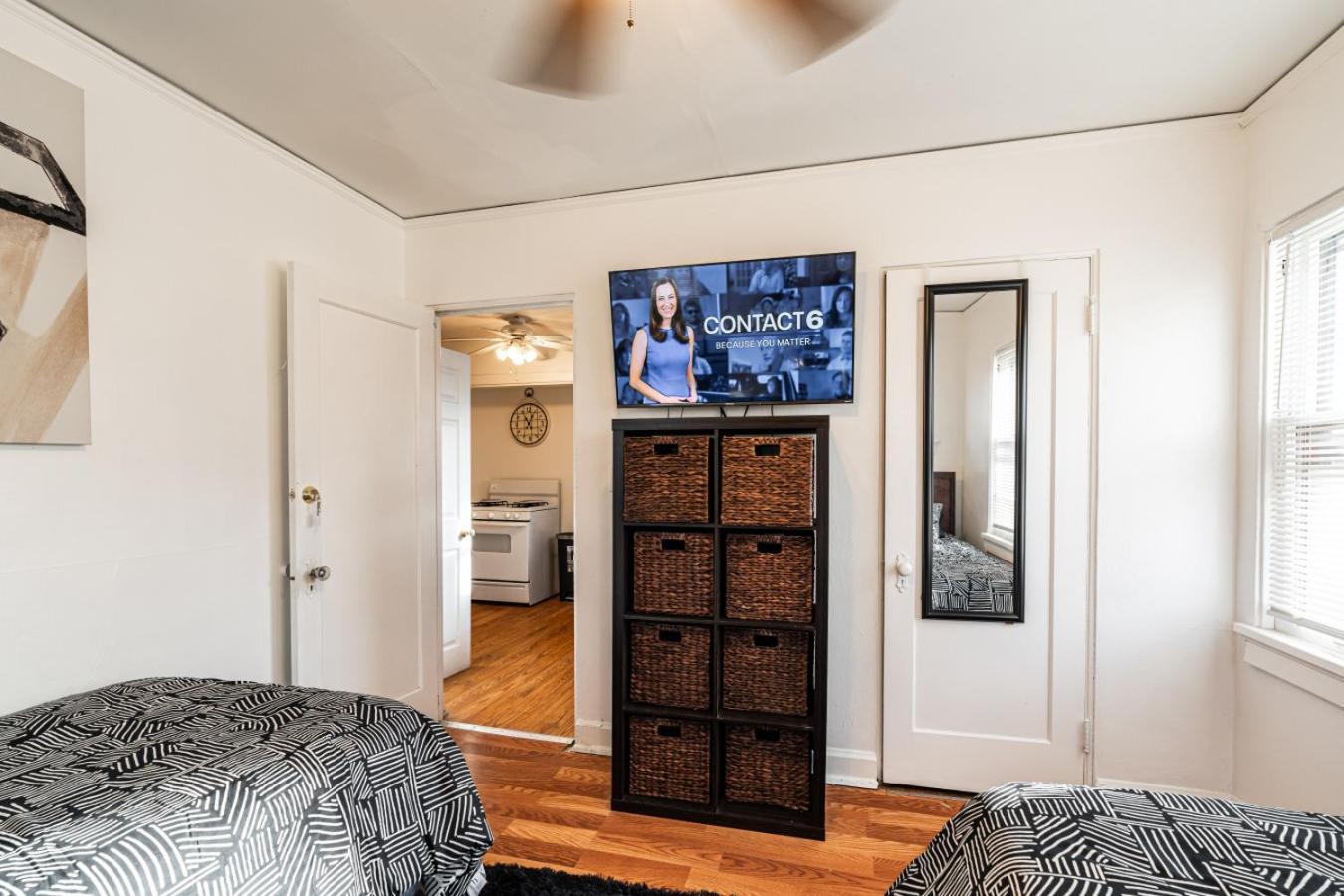 Charming 6br In Milwaukees Historic District Holiday home *