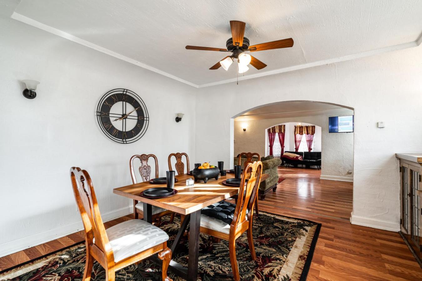 Charming 6br In Milwaukees Historic District Holiday home Milwaukee