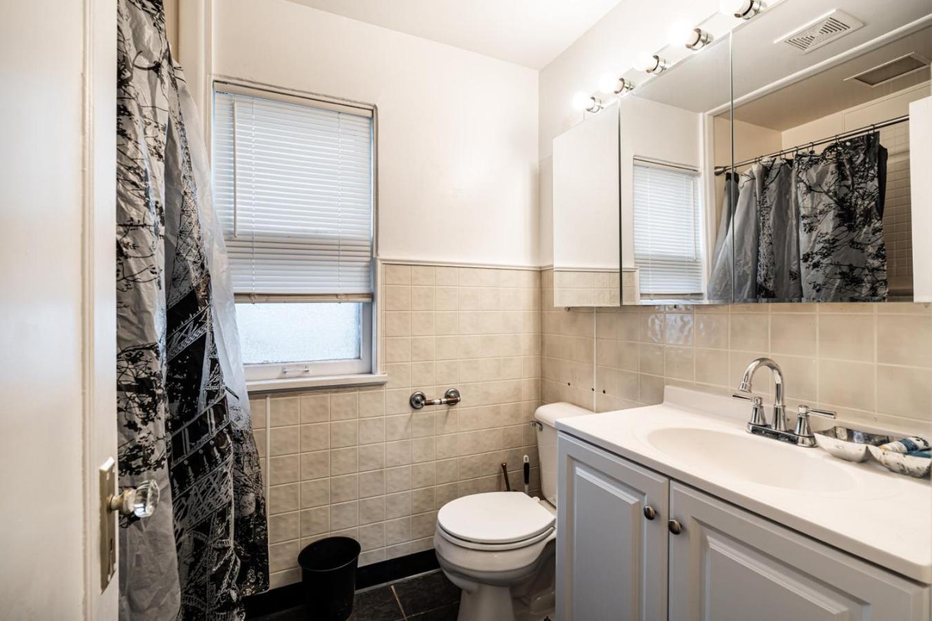 Charming 6br In Milwaukees Historic District *