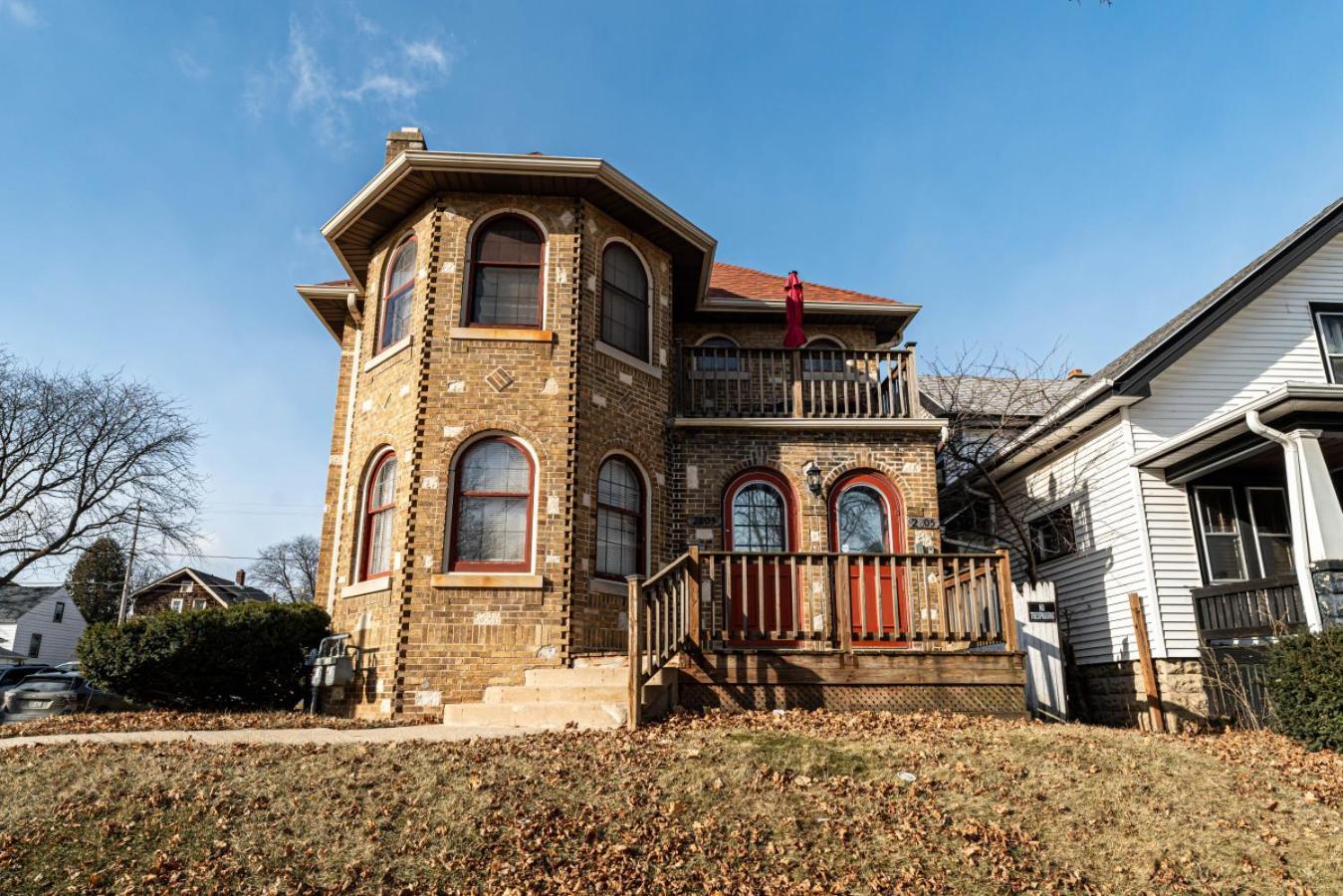 Charming 6br In Milwaukees Historic District Holiday home