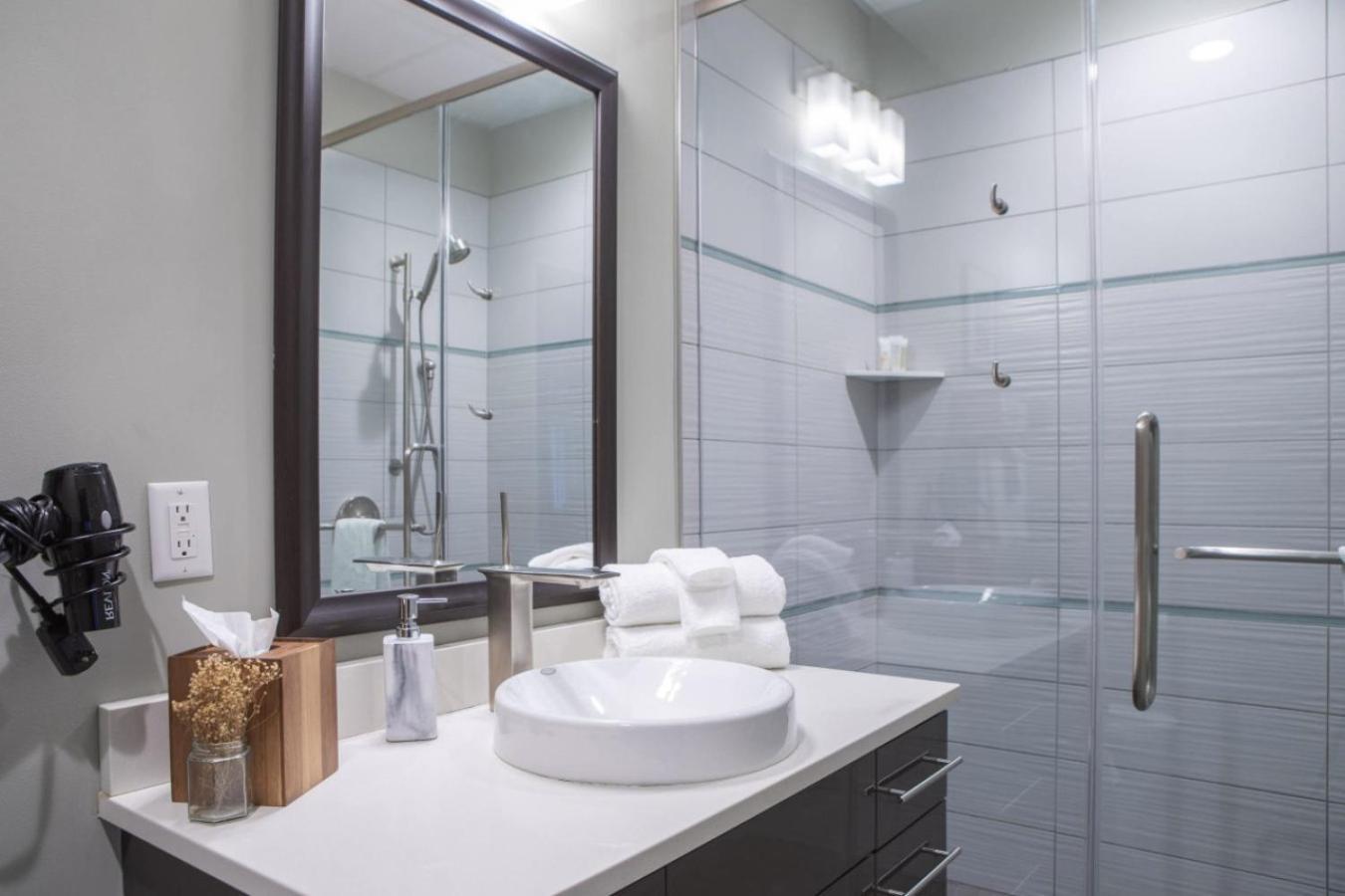 Flexhome East Town 1br Mf8 Apartment *