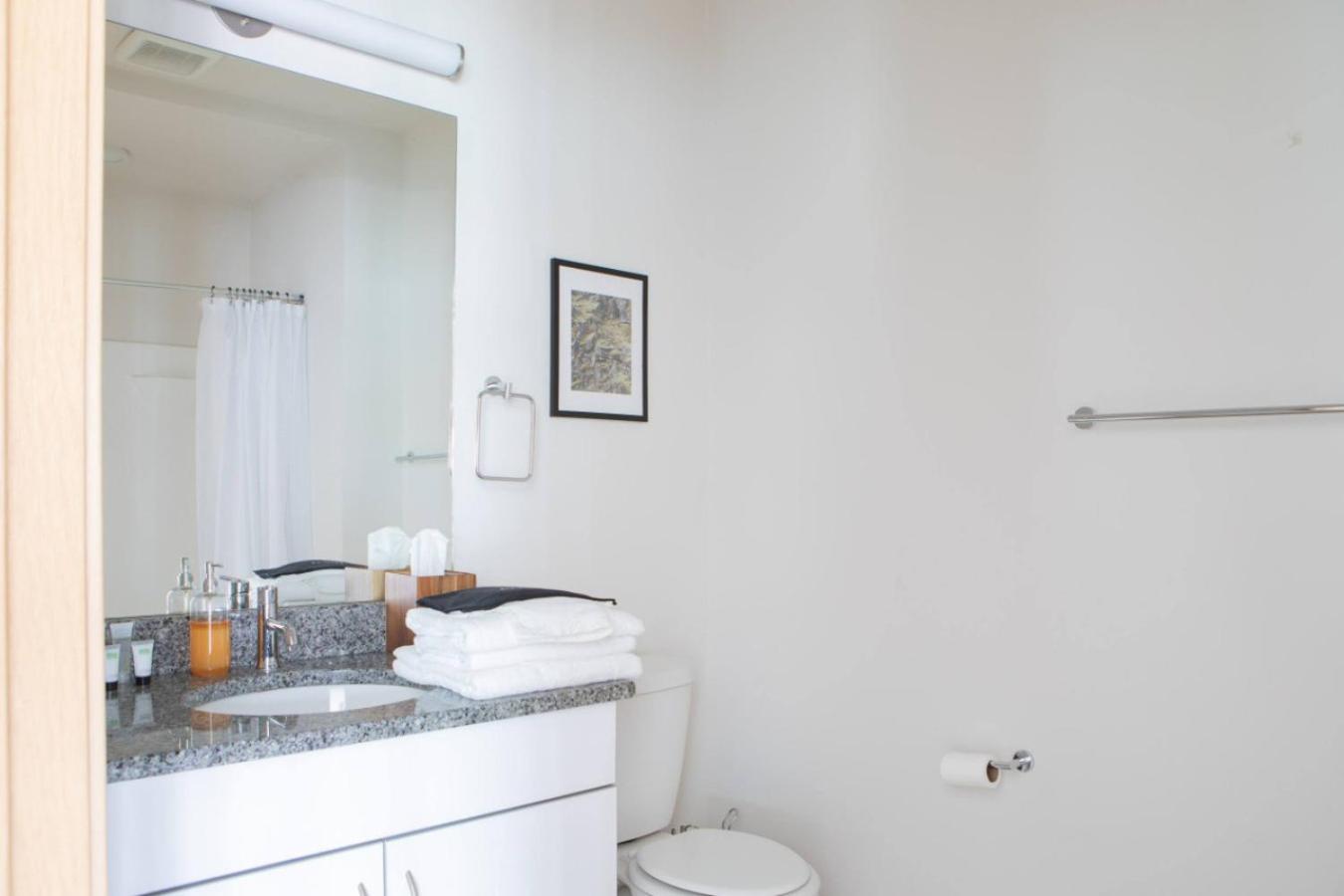 Flexhome East Side 1br R8 - Near Brady And Fiserv With Balcony * Milwaukee