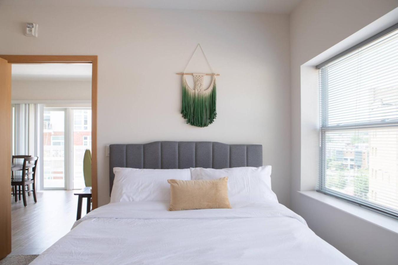 Flexhome East Side 1br R8 - Near Brady And Fiserv With Balcony