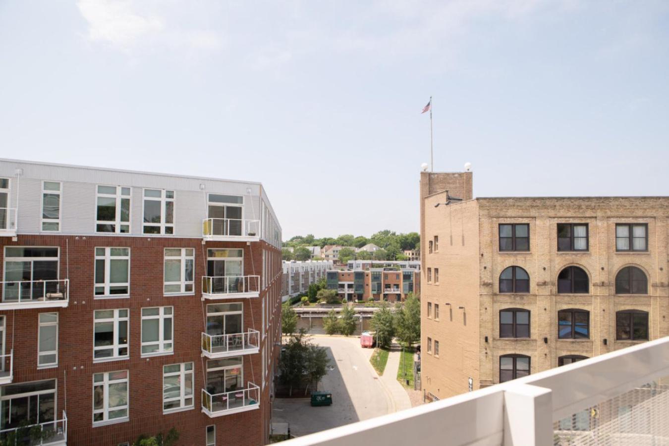 Apartment Flexhome East Side 1br R8 - Near Brady And Fiserv With Balcony Milwaukee
