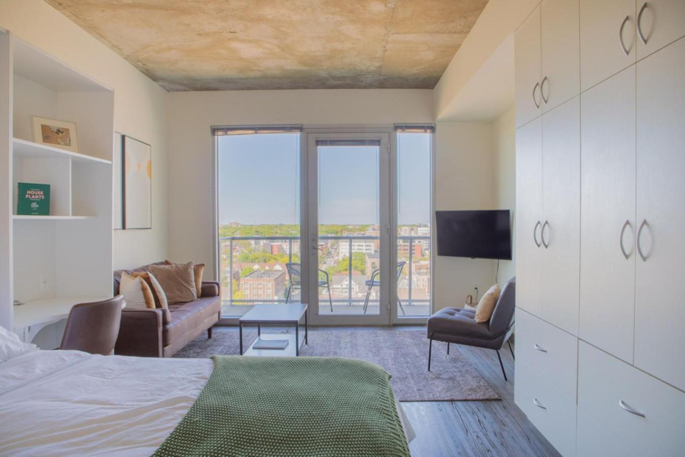 Flexhome East Side Ur8 - Near Brady St With Gym And Balcony *
