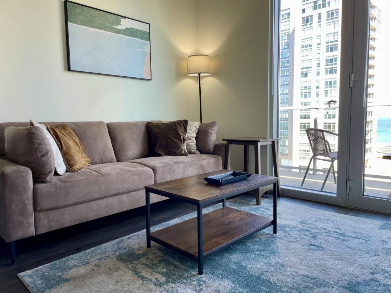Luxury Near Brady St With Balcony And View Apartment *