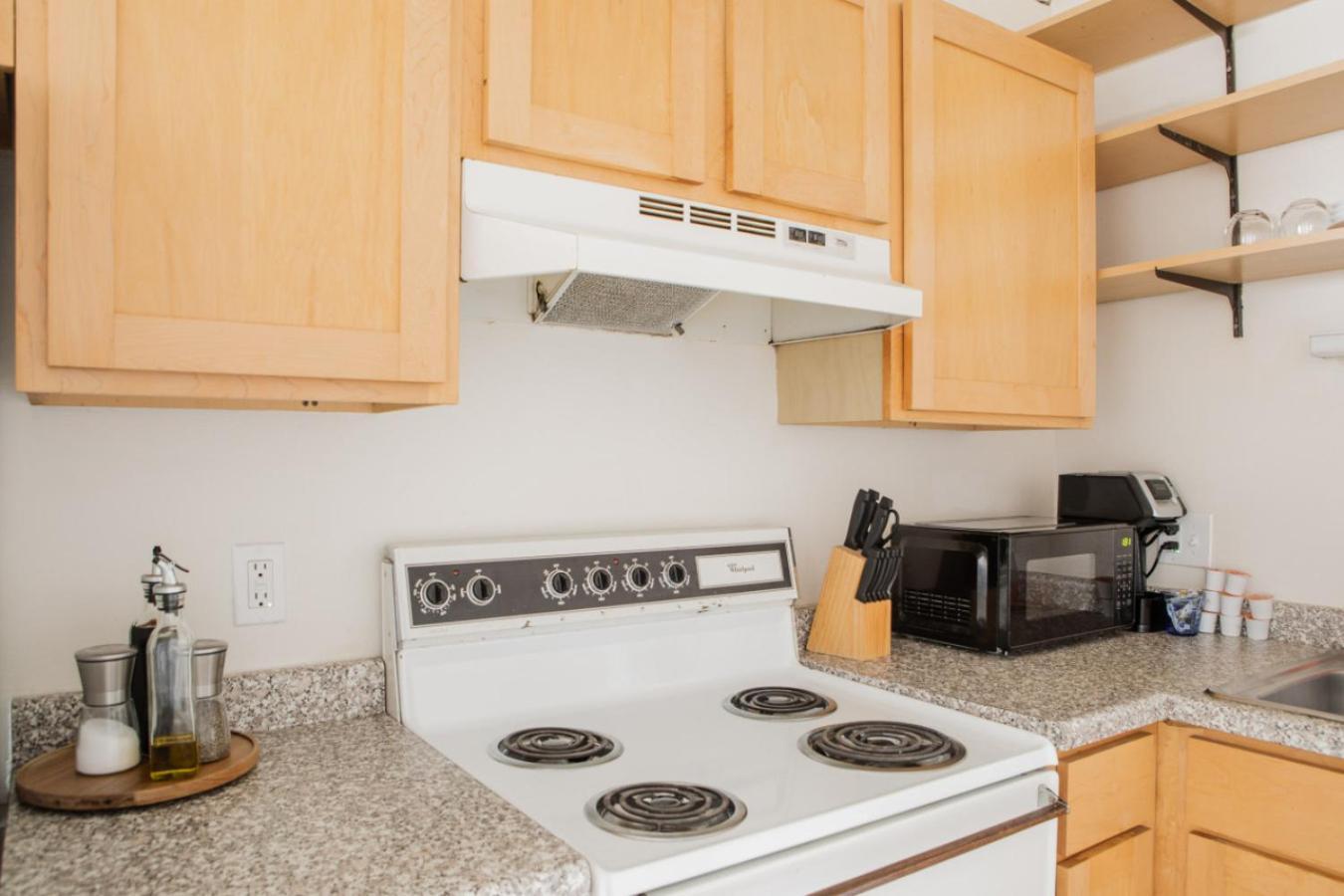 Flexhome Westown 1br Rs2 Near Fiserv And Theater District Milwaukee