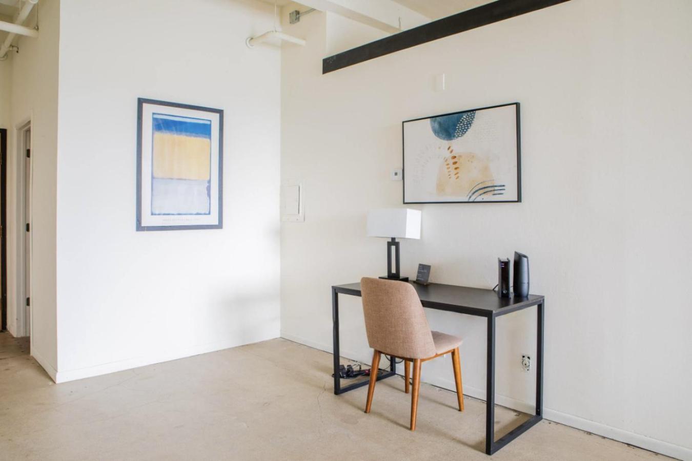 Flexhome Westown 1br Rs2 Near Fiserv And Theater District Apartment *