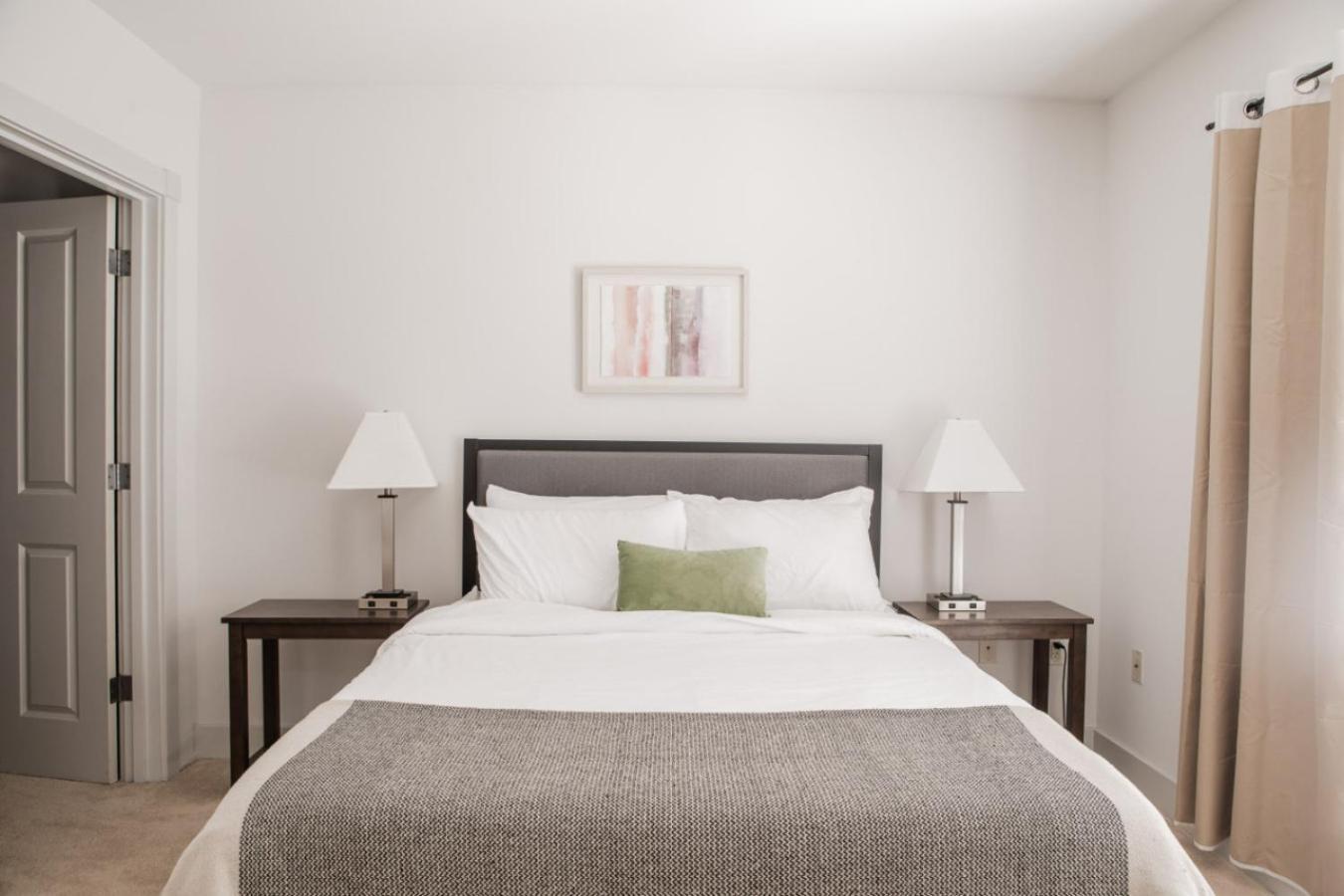 Flexhome Third Ward 1br J1 With Gym And Balcony Milwaukee