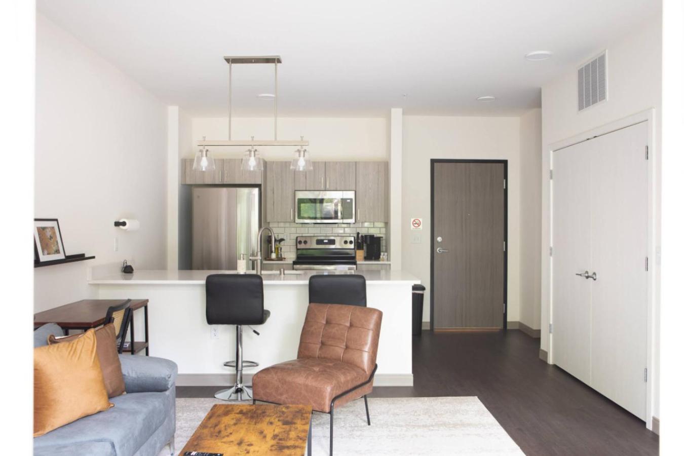 Flexhome Shorewood 1br A2 With Gym And Balcony *