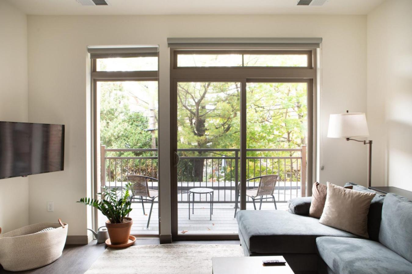 Flexhome Shorewood 1br A1 With Gym And Balcony Apartment Milwaukee