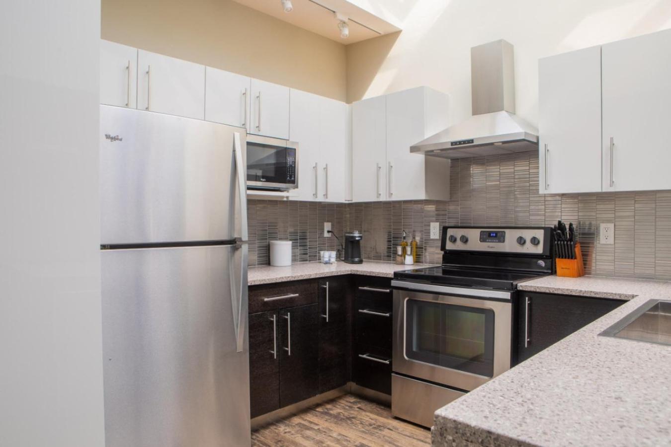 Flexhome East Town 2br Penthouse Mf4 Apartment Milwaukee