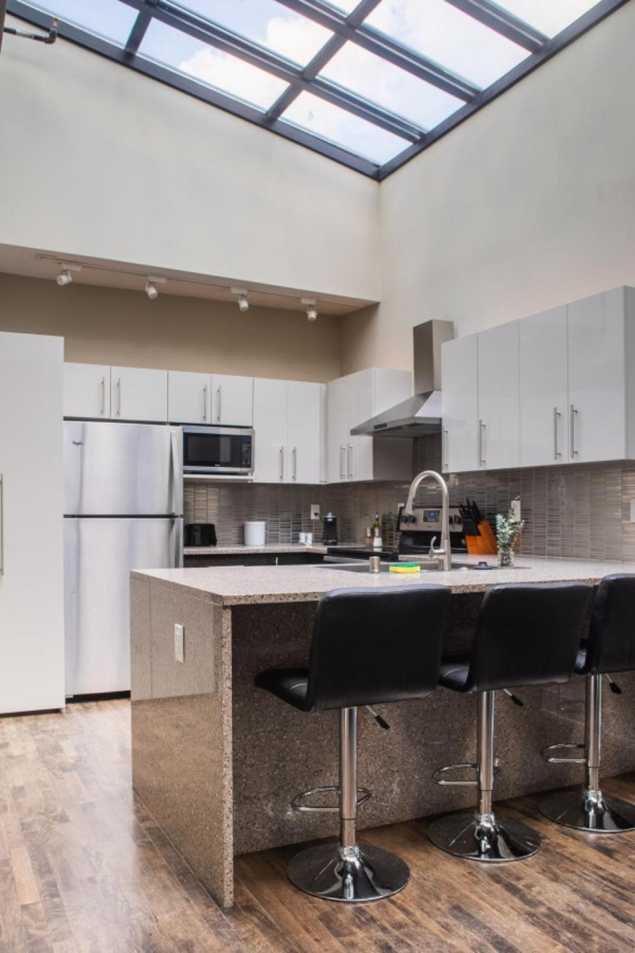 Flexhome East Town 2br Penthouse Mf4 Apartment Milwaukee