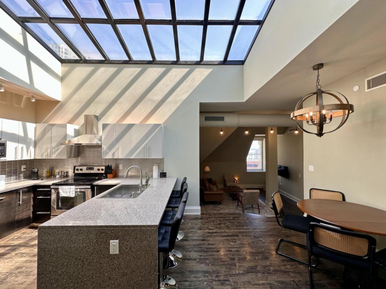 Flexhome East Town 2br Penthouse Mf4 * Milwaukee