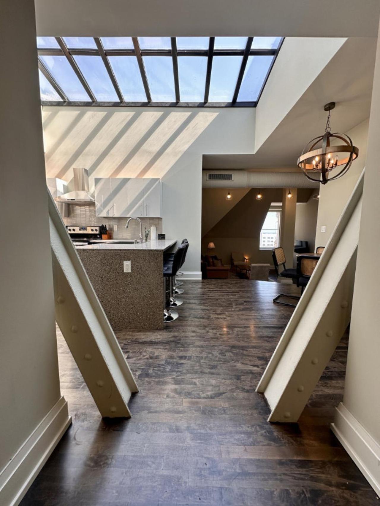 Flexhome East Town 2br Penthouse Mf4