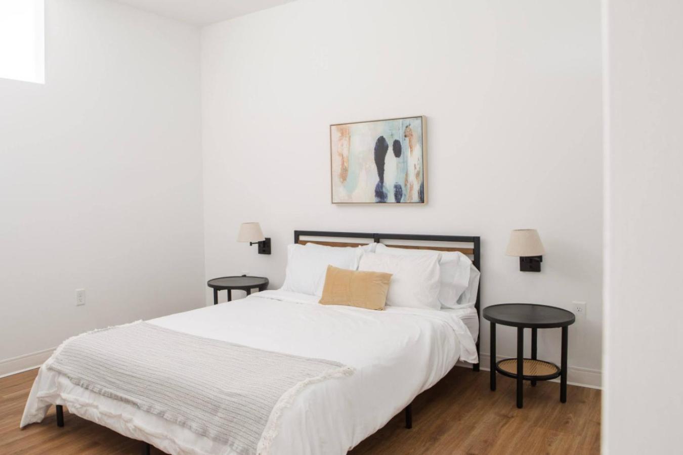 Flexhome East Side 1br No15 With Balcony, Pool, And Gym Apartment