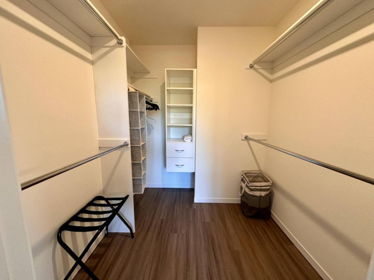 Apartment Flexhome East Side 1br Ec1 - Brady Fiserv Balcony